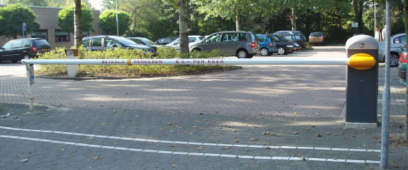 Slagboom parkeerterrein Noord Holland